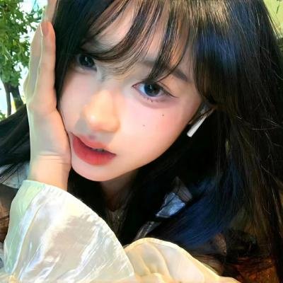 深深腥红